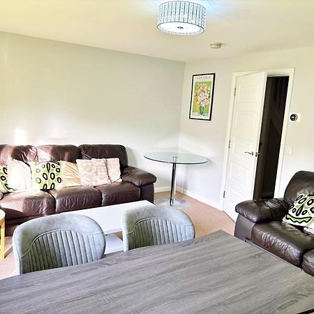 Villa 3 Bed House With Parking Near Airport Edimburgo Exterior foto