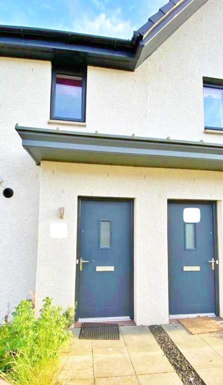 Villa 3 Bed House With Parking Near Airport Edimburgo Exterior foto