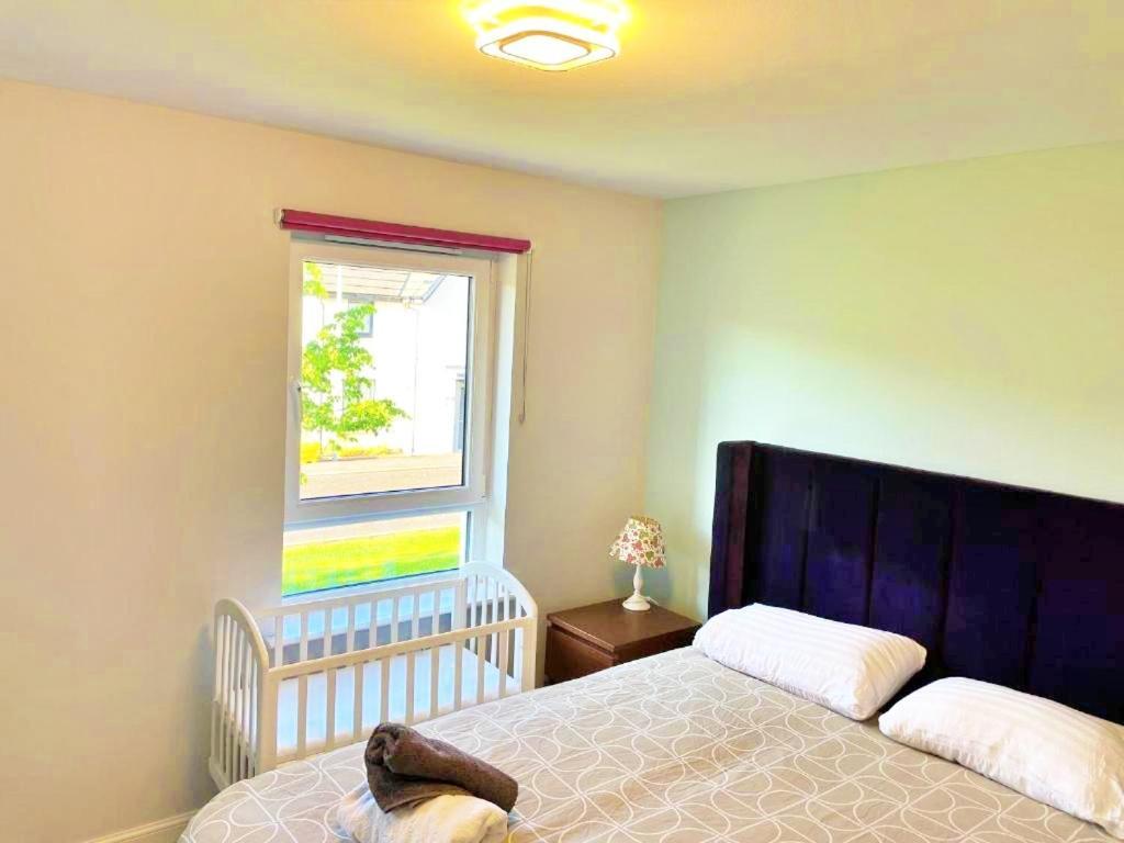Villa 3 Bed House With Parking Near Airport Edimburgo Exterior foto