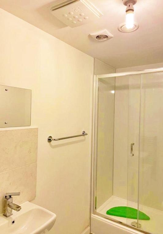 Villa 3 Bed House With Parking Near Airport Edimburgo Exterior foto